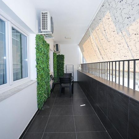Miku Apartment -Outstanding Apartment At Taiwan Tirana Exterior foto