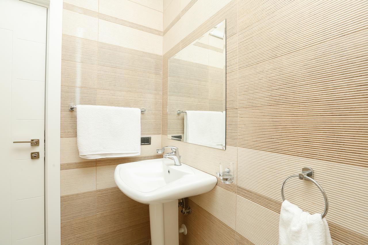 Miku Apartment -Outstanding Apartment At Taiwan Tirana Exterior foto